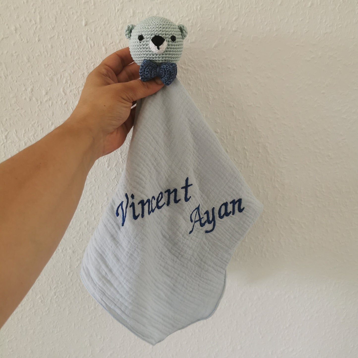 Doudou tête d'animal crocheté amigurumi compagnon lion lapin dino ours