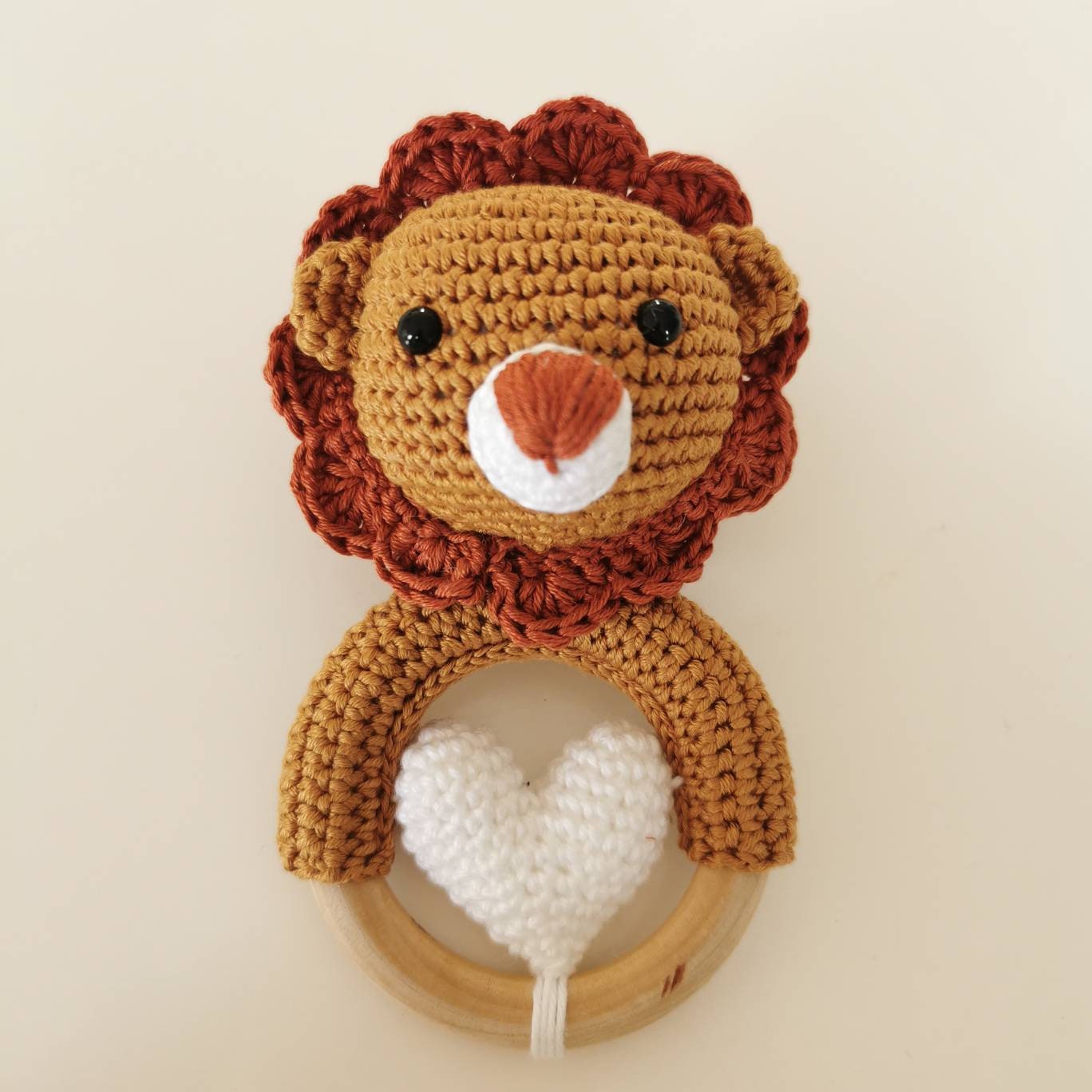 Hochet bébé tête de lion Amigurumi hochet bébé baptême cadeau fait main mobile