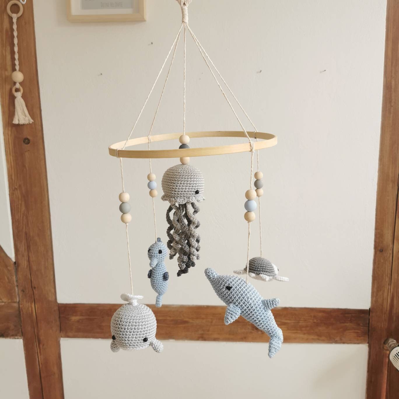 Mobile bébé avec créatures marines au crochet, mobile suspendu, mobile chambre bébé, amigurumi, dauphin, méduse, tortue, baleine