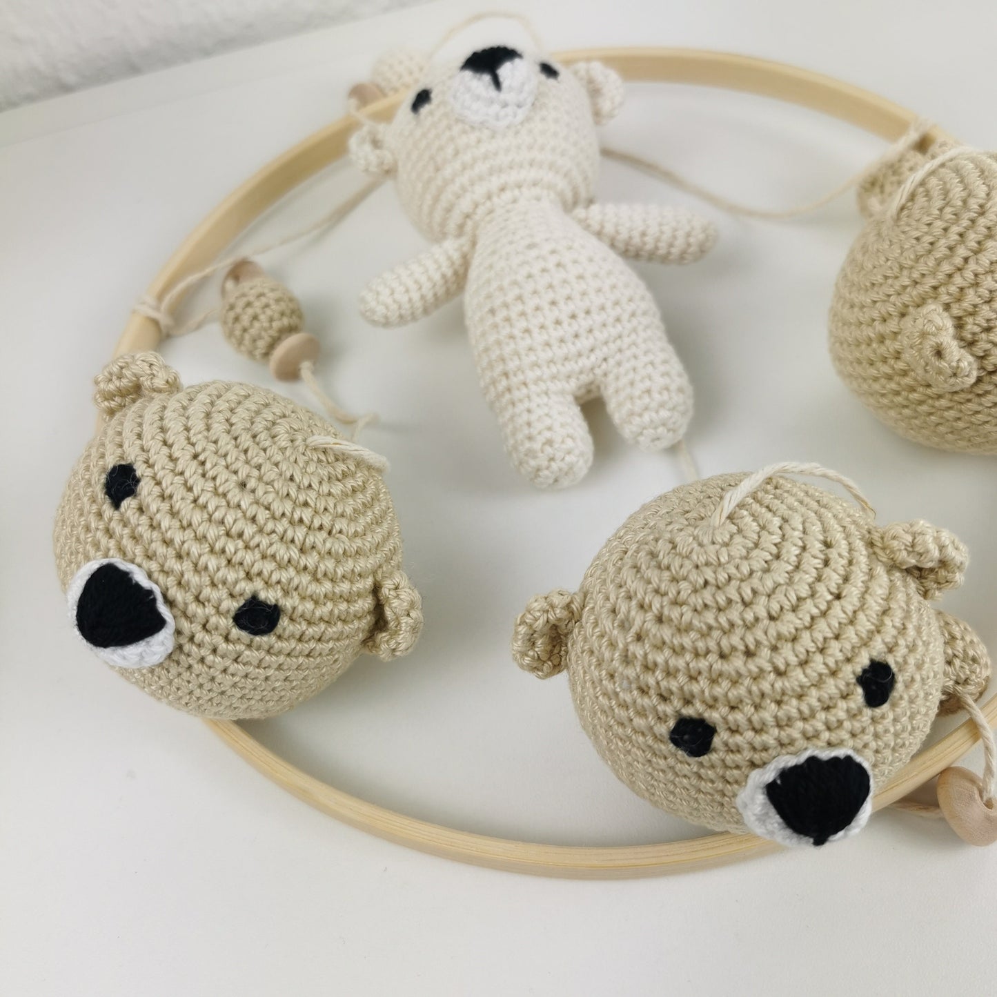 Mobile bébé, mobile suspendu, amigurumi, ours au crochet, chambre bébé