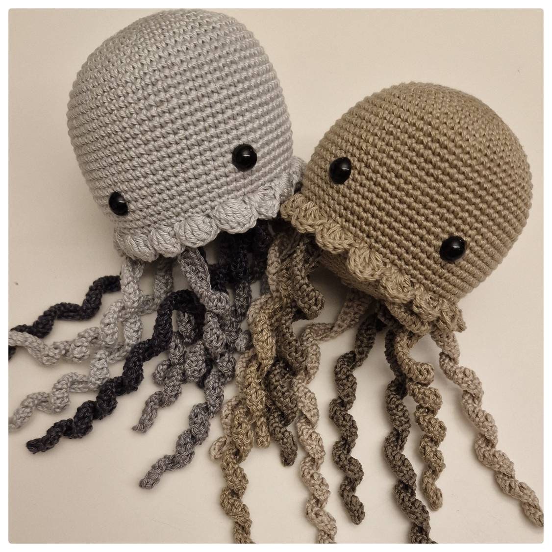Boîte à musique méduses au crochet Boîte à musique au crochet avec la mélodie souhaitée