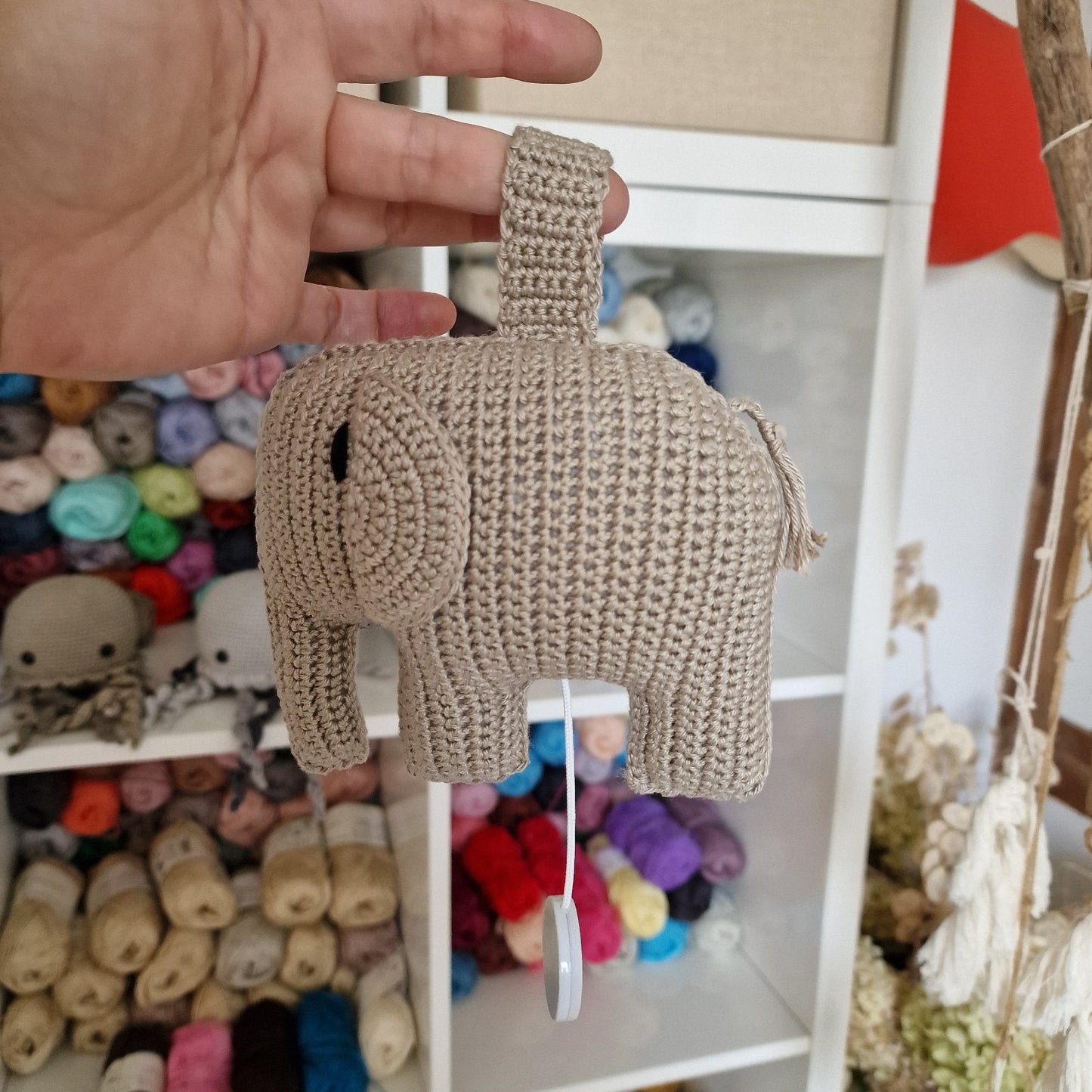 Boîte à musique crochetée à la main amigurumi éléphant mobile musique babyshower mobile cadeau bébé