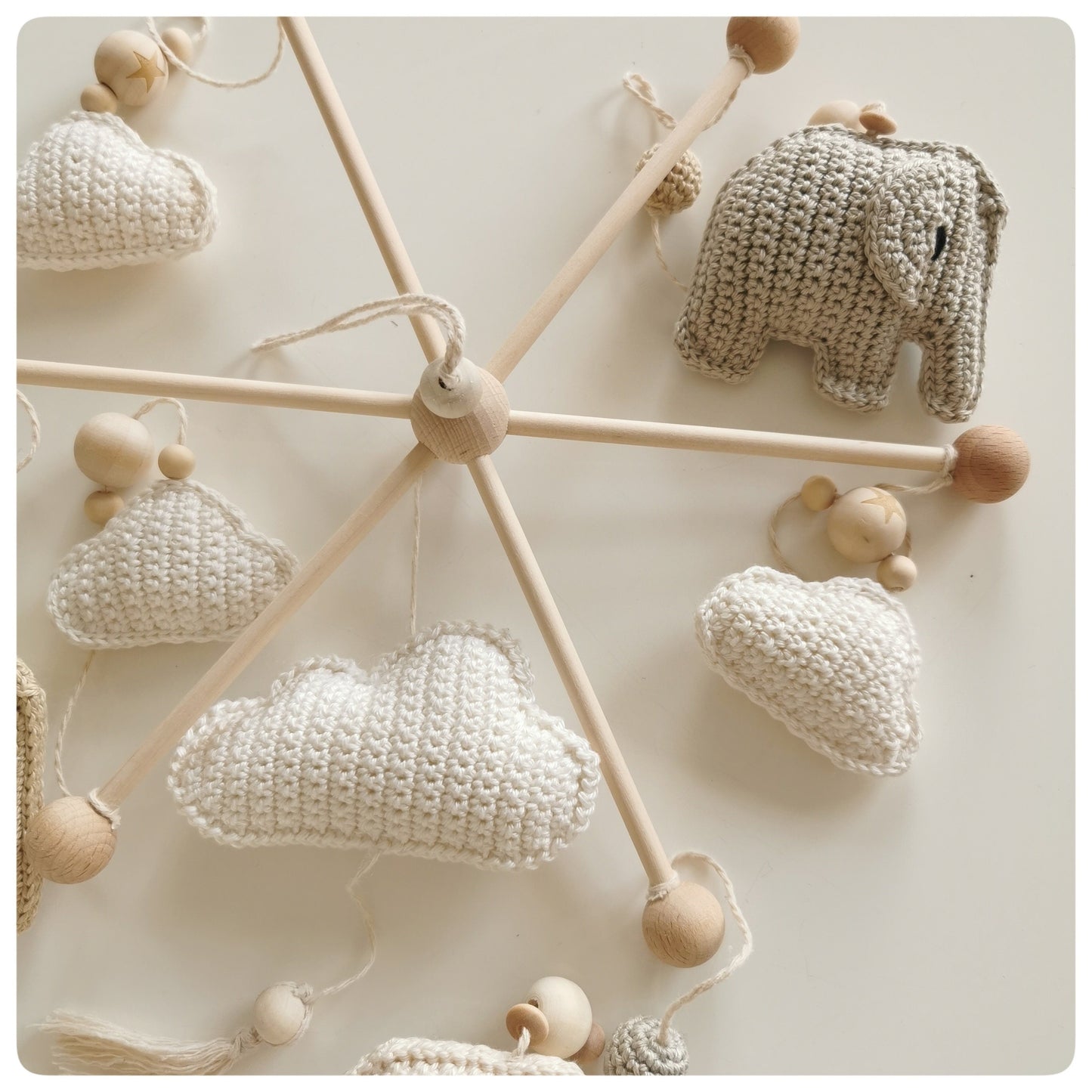 Babymobile Hangingmobile Babyzimmer Mobile gehäkelt Elefanten Wolken Amigurumi