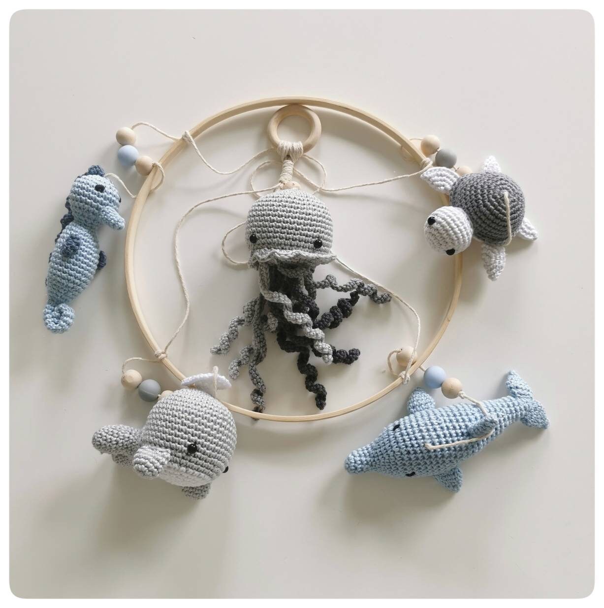 Mobile Baby mit gehäkelten Meerestieren, Hangingmobile, Babyzimmer Mobile, Amigurumi, Delphin, Qualle, Schildkröte, Wal