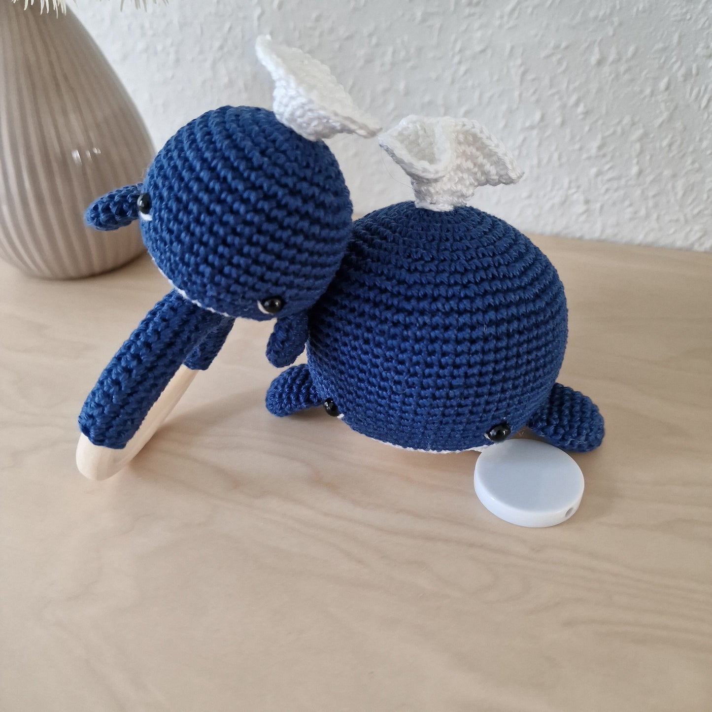 Spieluhr Delfin Wunschmelodie Amigurumi Handmade Gehäkelt Mobile Baby Rassel